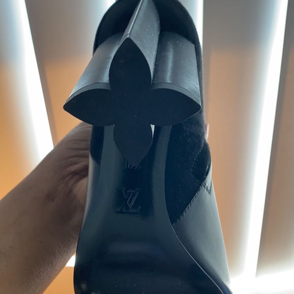Louis Vuitton low heel black boots - Picture 5 of 5